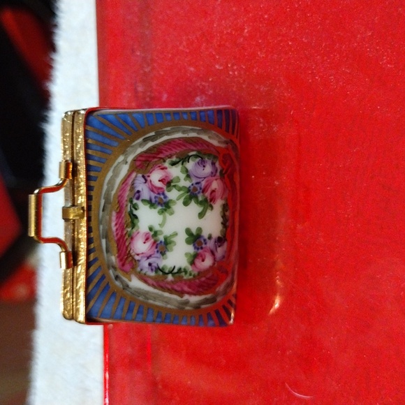 Authentic porcelain Limoges Blue purse with flowers all hand painted - Picture 1 of 7